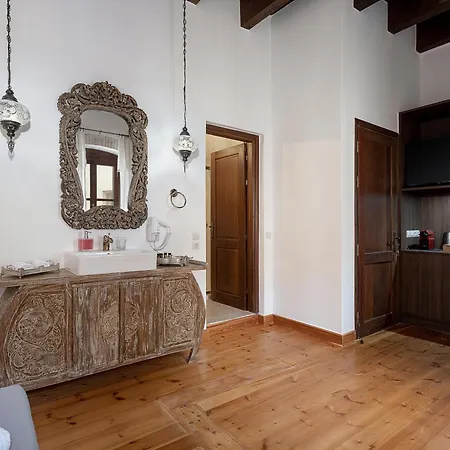 فندق Venetian Palace Chania 3*